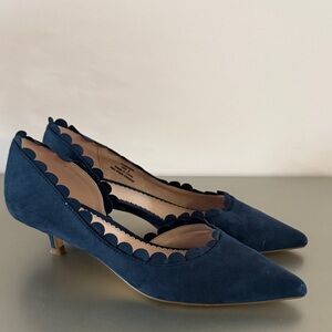 Pointed Scallop-Trim Navy Suede Kitten Heel Pumps